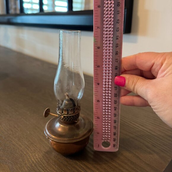 Brass Mini Hurricane Oil Lamp – Vintage - So Cute & Collectible! - Picture 6 of 6